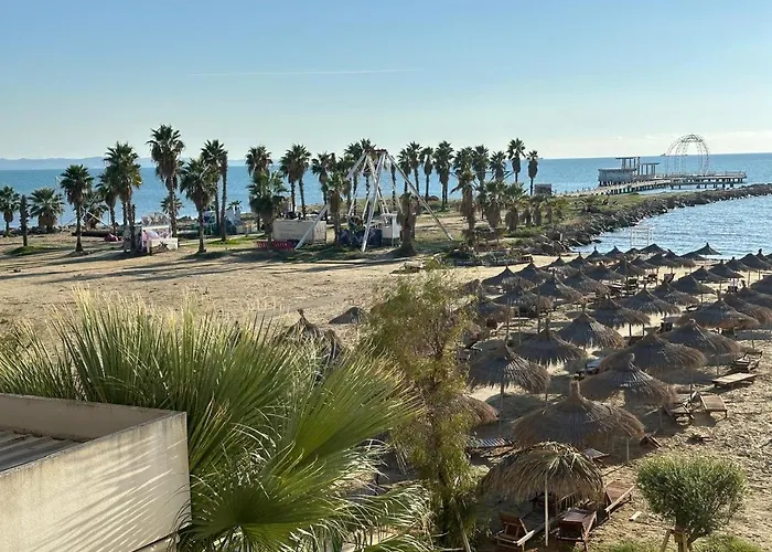 Beach View! Seaside Apartment