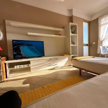 Beach View! Seaside Apartment Durres Exterior photo