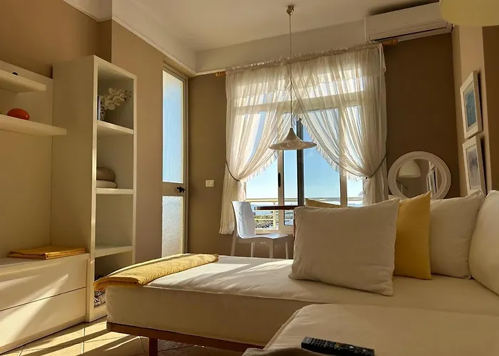 Beach View! Seaside Apartment